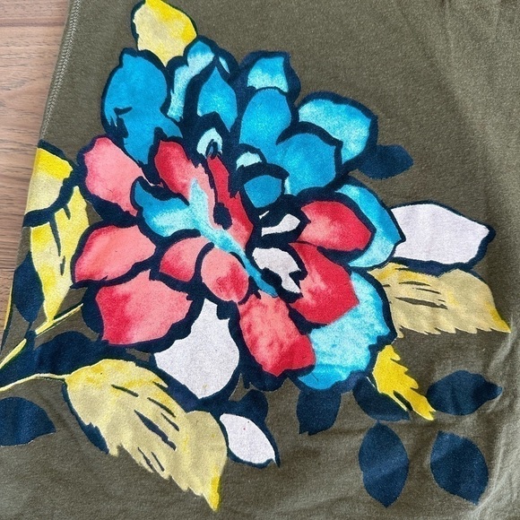 Hollister Womens Army Green Hand Painted Flower Ruffle Tank Top Size Medium - Picture 7 of 13